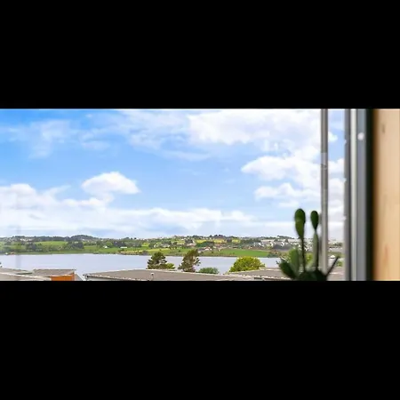Cozy With Sea View, 5 Min From Ons Apartamento