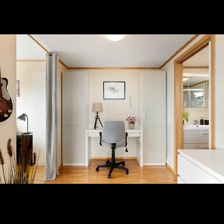 Apartamento Cozy With Sea View, 5 Min From Ons