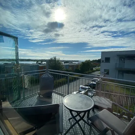 Cozy With Sea View, 5 Min From Ons 스타방에르