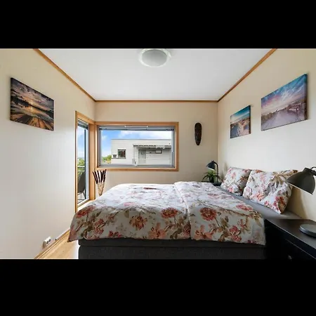 아파트 Cozy With Sea View, 5 Min From Ons *